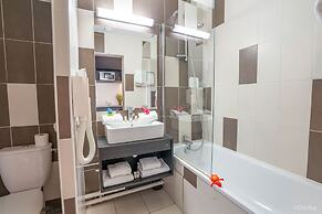 Adonis Arles by Olydea