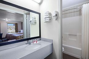 Travelodge by Wyndham Orangeburg