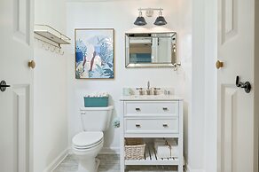 The Palms of Destin Resort by Panhandle Getaways