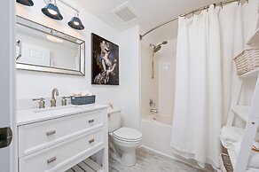 The Palms of Destin Resort by Panhandle Getaways