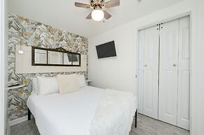 The Palms of Destin Resort by Panhandle Getaways
