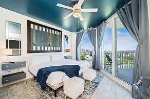 The Palms of Destin Resort by Panhandle Getaways