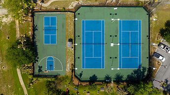 The Palms of Destin Resort by Panhandle Getaways