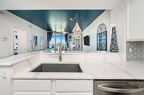 The Palms of Destin Resort by Panhandle Getaways