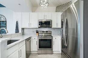 The Palms of Destin Resort by Panhandle Getaways