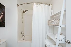 The Palms of Destin Resort by Panhandle Getaways