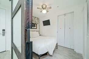 The Palms of Destin Resort by Panhandle Getaways