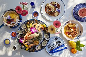 Holiday House Palm Springs