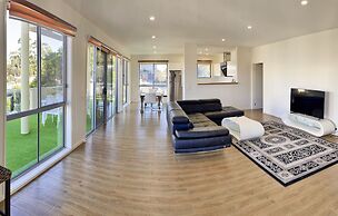 Phillip Island Towers