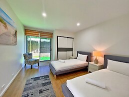 Phillip Island Towers