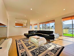 Phillip Island Towers