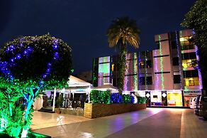 Hotel Shri Khedapati International