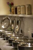 Yarrow Boutique Hotel