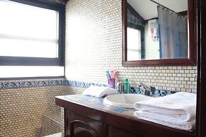 F8 Bed and Breakfast