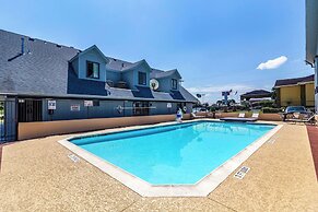 Motel 6 Alvin, TX