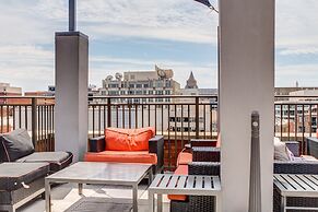 Heaven on Baltimore Harborfront Fully Furnished Apartments