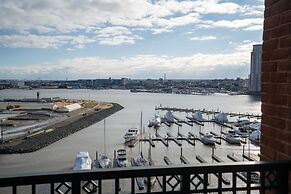Heaven on Baltimore Harborfront Fully Furnished Apartments