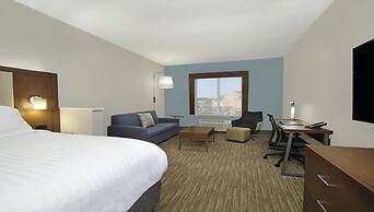 Holiday Inn Express & Suites Columbus North by IHG