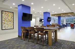 Holiday Inn Express & Suites Columbus North by IHG