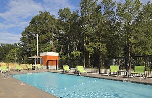 Holiday Inn Express & Suites Columbus North by IHG