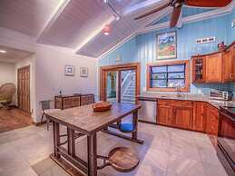 Island Oasis 6 Bedroom Holiday Home