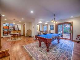 Island Oasis 6 Bedroom Holiday Home