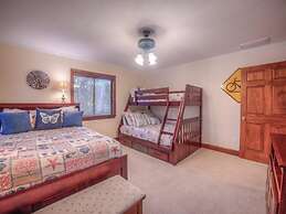 Island Oasis 6 Bedroom Holiday Home