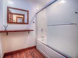 Island Oasis 6 Bedroom Holiday Home