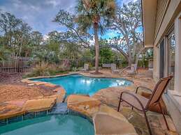 Island Oasis 6 Bedroom Holiday Home