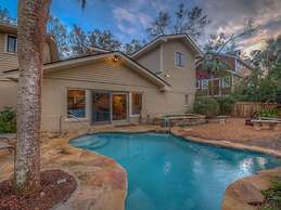 Island Oasis 6 Bedroom Holiday Home