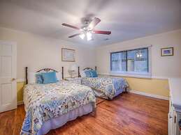 Island Oasis 6 Bedroom Holiday Home