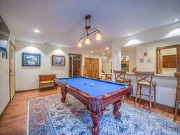 Island Oasis 6 Bedroom Holiday Home