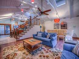 Island Oasis 6 Bedroom Holiday Home