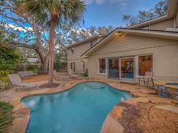 Island Oasis 6 Bedroom Holiday Home