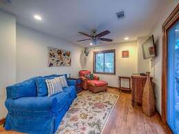 Island Oasis 6 Bedroom Holiday Home