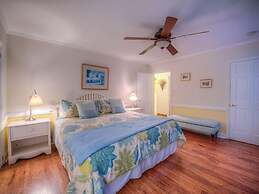 Island Oasis 6 Bedroom Holiday Home