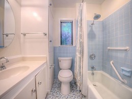 Island Oasis 6 Bedroom Holiday Home