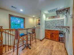 Island Oasis 6 Bedroom Holiday Home