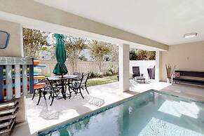 Palm Breeze 5 Bedroom Holiday Home