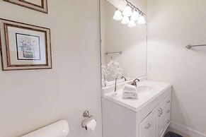 Palm Breeze 5 Bedroom Holiday Home