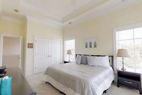 Palm Breeze 5 Bedroom Holiday Home