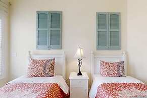 Palm Breeze 5 Bedroom Holiday Home