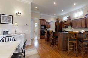 Palm Breeze 5 Bedroom Holiday Home