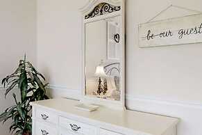 Palm Breeze 5 Bedroom Holiday Home