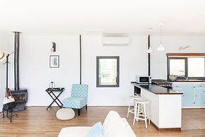 Karawatha Cottages B&B