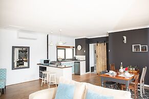 Karawatha Cottages B&B