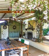 Karawatha Cottages B&B