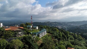 Fox Kandy by Fox Resorts- Luxury in the Mist