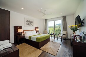 Fox Kandy by Fox Resorts- Luxury in the Mist
