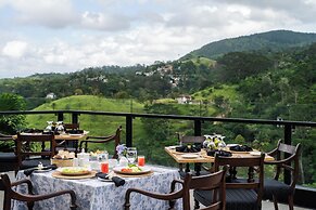 Fox Kandy by Fox Resorts- Luxury in the Mist